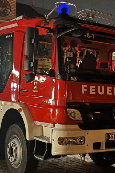 Schuppenanbau in Sande brennt