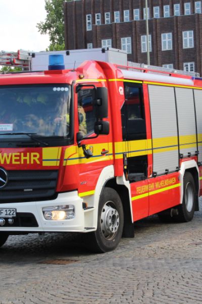 Müllcontainer gerät in Brand
