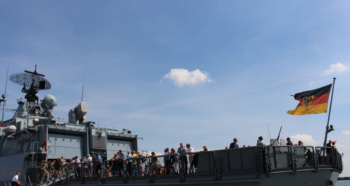 „Mecklenburg-Vorpommern“ auf dem Weg ins Mittelmeer