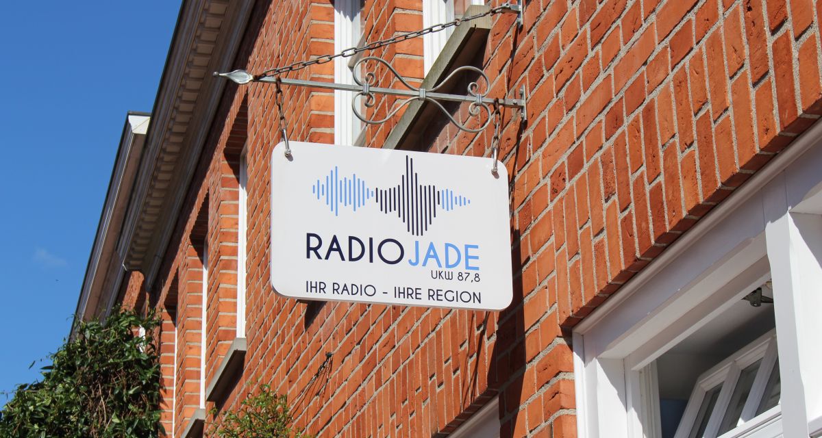 Zusehen ist das Radio Jade Studio in Jever