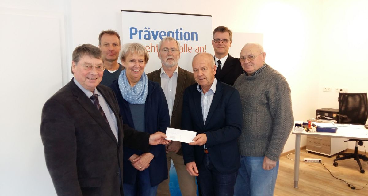 VKP übergibt Spende Verein kommunale Prävention 2017