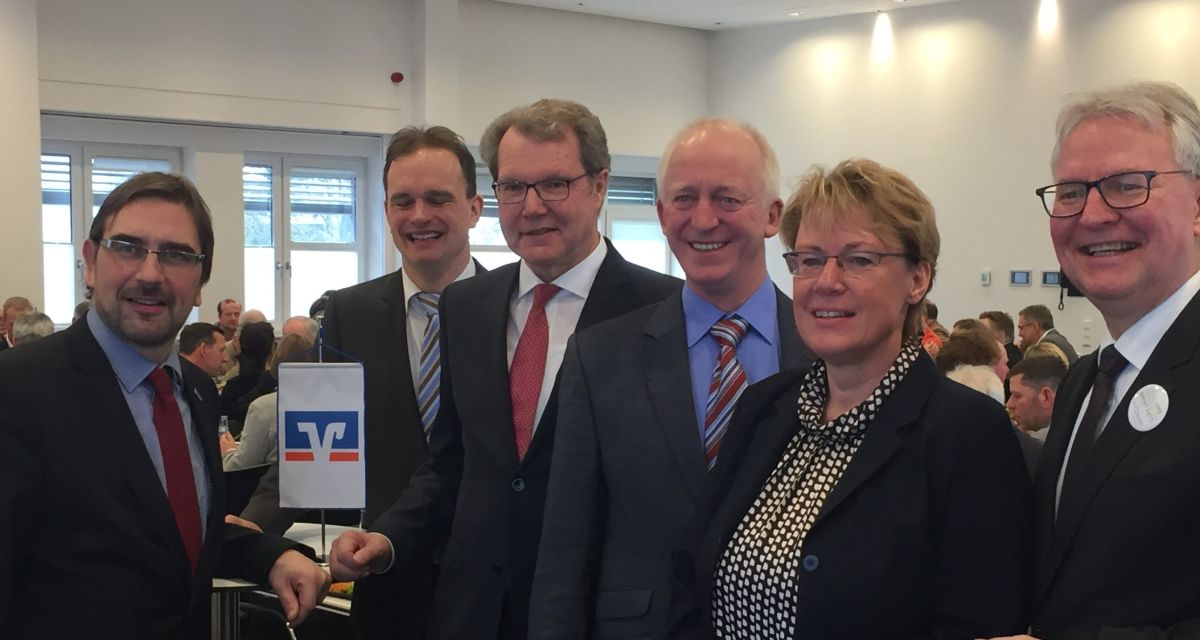 Niedersachsens Agrarministerin Barbara Otte-Kinast besucht das Bauernfrühstück der Volksbank Jever.