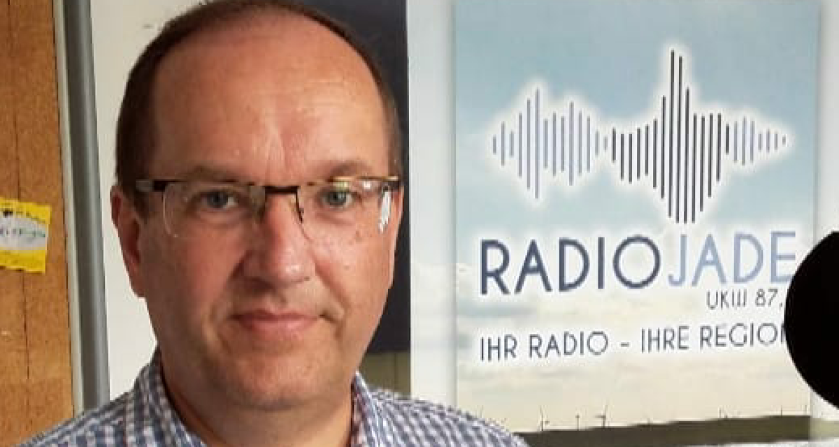 Auf dem Bild ist Nils Krummacker zu sehen.