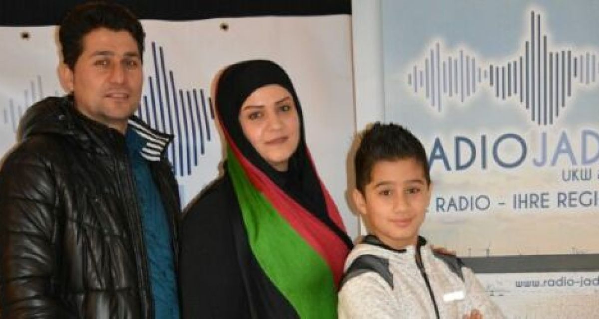 gutgelaunte Familie aus Afghanistan