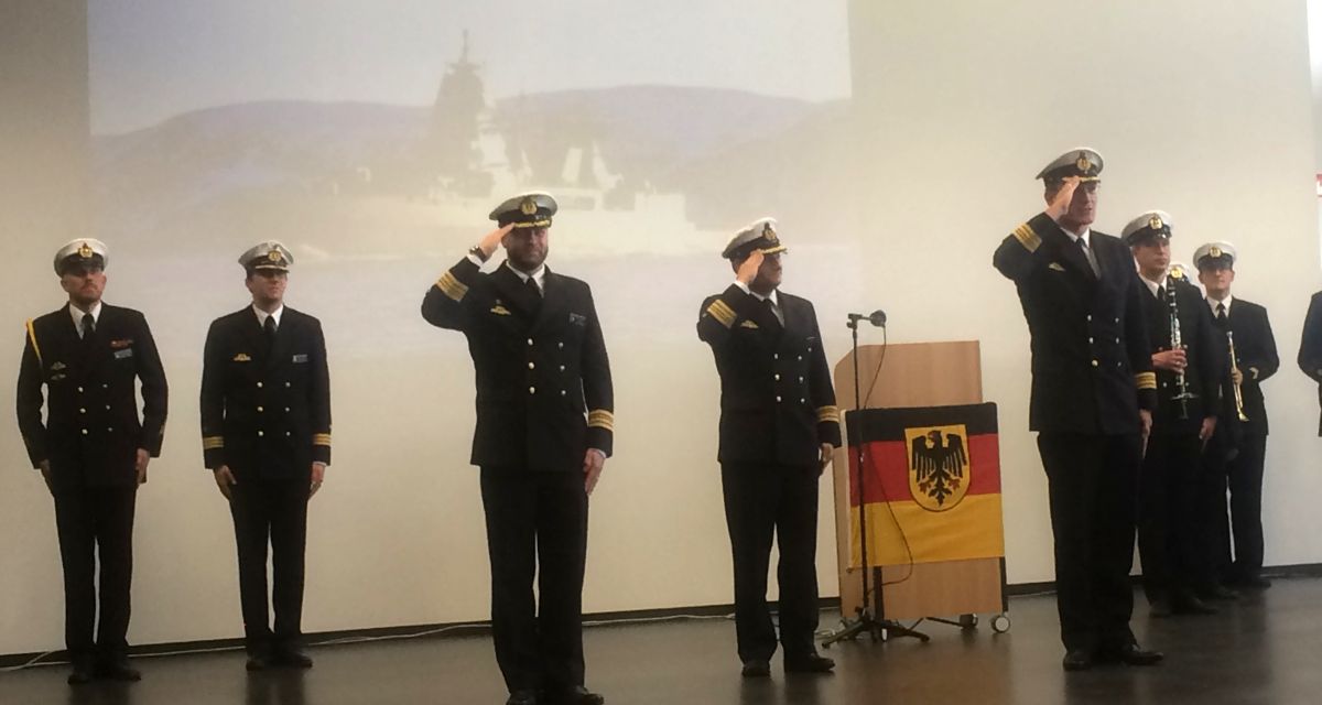 Kommandoübergabe der Fregatte