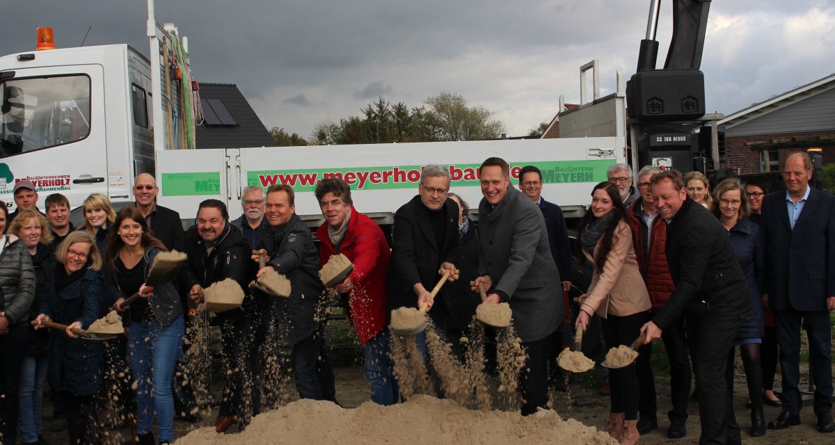 Erster Spatenstich für neue Kita