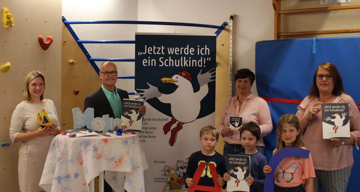 Britta Baumgart (Stadt Wilhelmshaven), Kai-Uwe Lüers (Brune Mettcker), Jana Borowski (AWO), Ilona Pallesche (Leiterin Thomaskindergarten), Kinder: Nikita, John, Frida