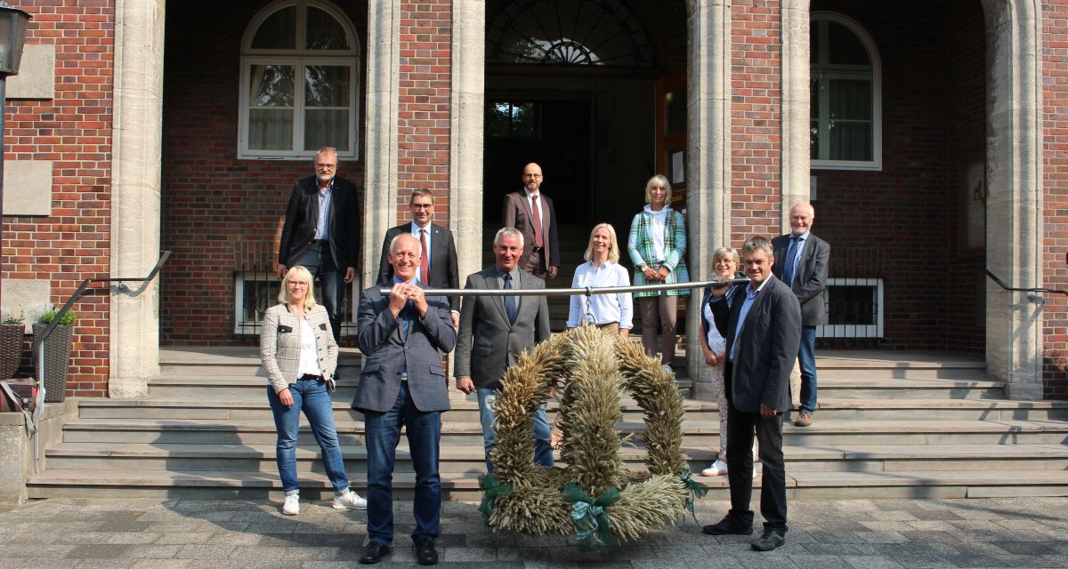 Erntekrone übergeben