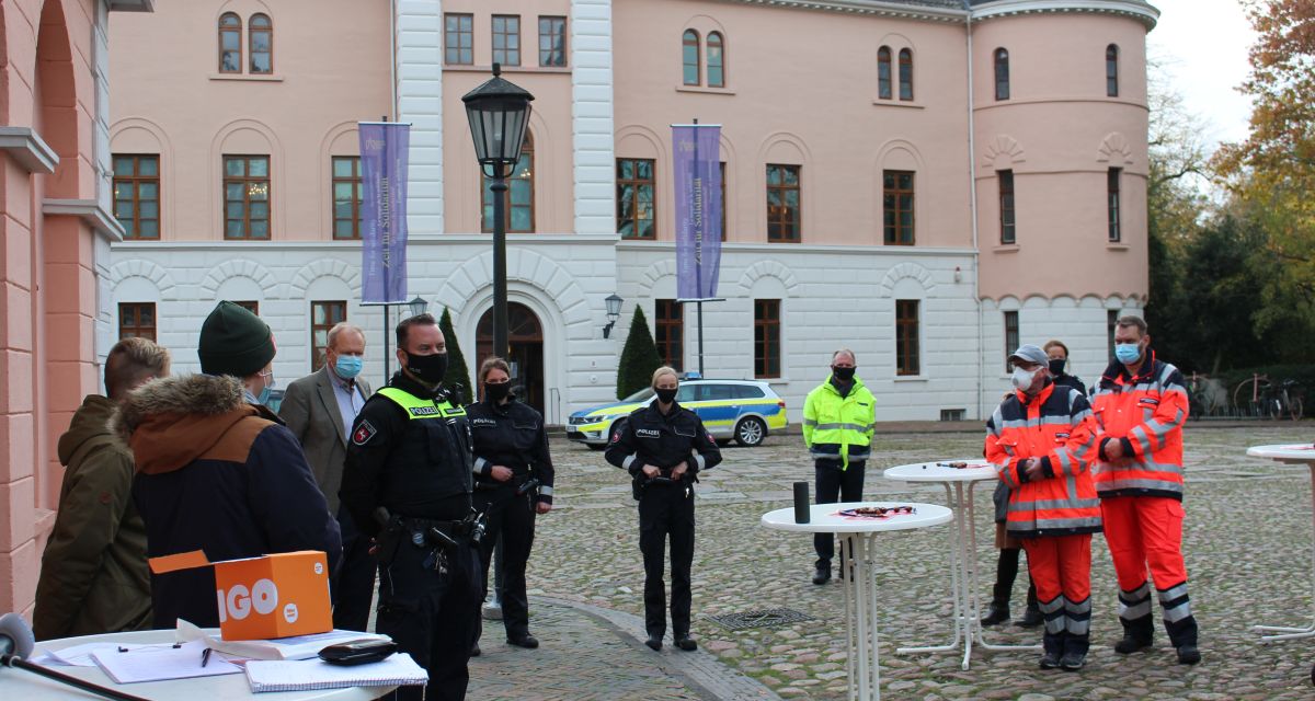 Gewalt gegen Einsatzkräfte: präventives Studierendenprojekt in Jever gestartet
