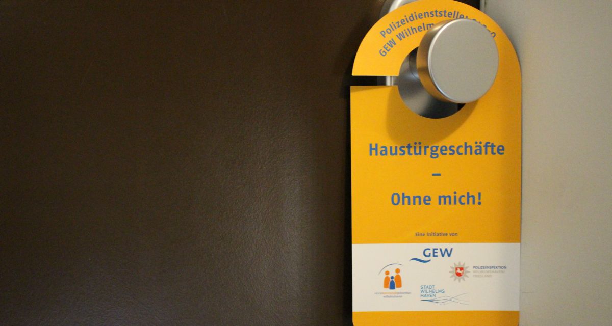 Ein Türanhänger der VKP gegen Trick-Betrüger