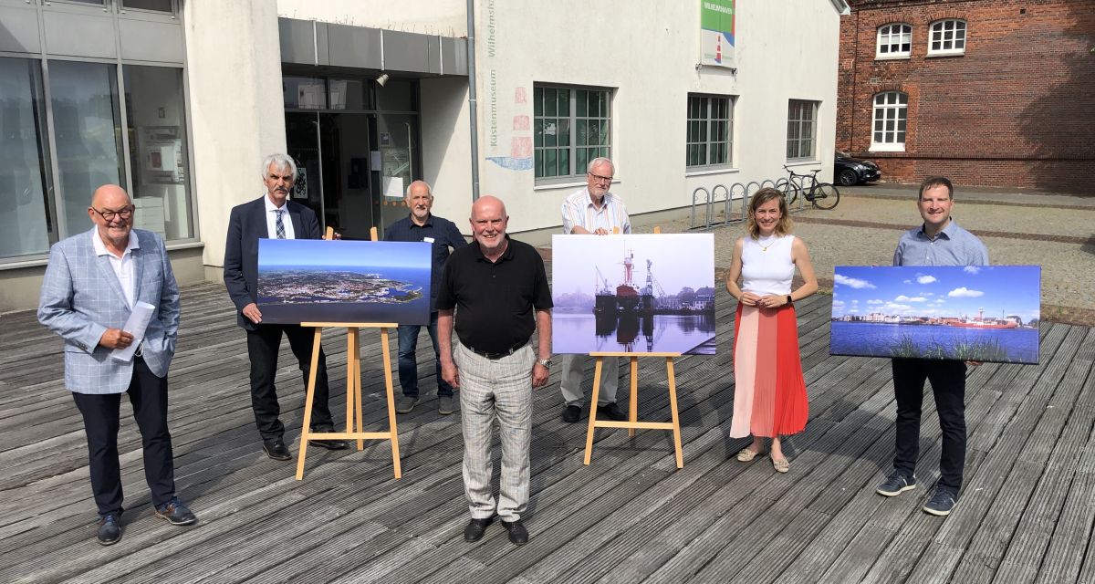 Hafenswirtschaftsvereinigungbedankt sich. Heiner Holzhausen, Holger Ansmann, Michael Steinert,Klaus Schreiber, Rainer Beckershaus,Siemtje Möller, Niksa Marusic.