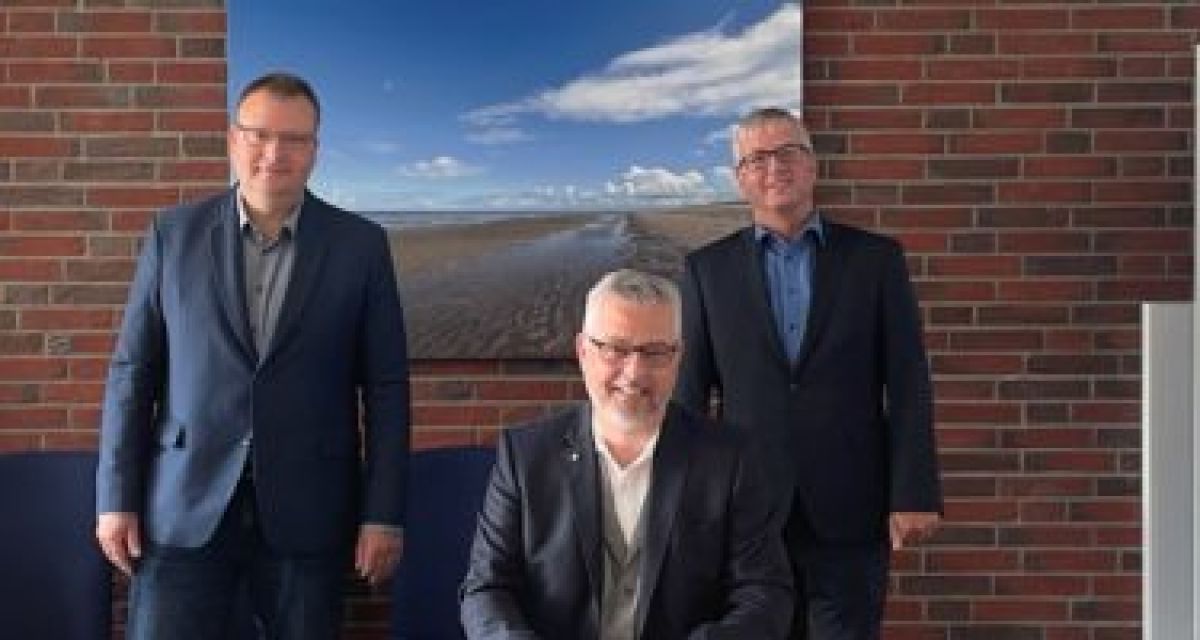 Gemeinde Sande unterschreibt Konzessionsvertrag mit EWE