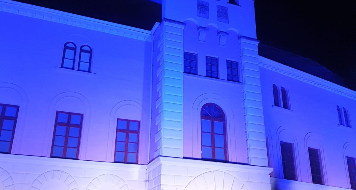 SOS Ukraine Schloss Jever blau Gelb