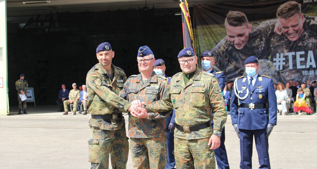 Koandeure Vogt udn Gerken sowie General Samanns