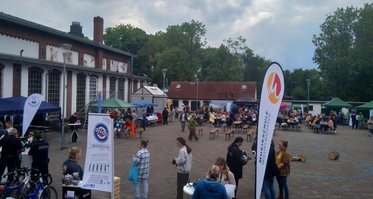 Zu sehen ist der Platz am Pumpwerk, auf dem das Begegnungsfest für Ukrainer*innen stattfindet. 