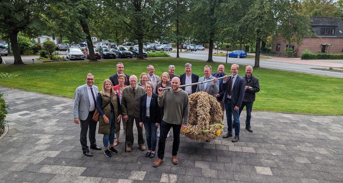 Erntekrone an Friesland übergeben
