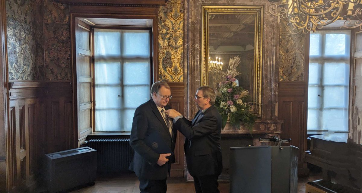 Verdienstkreuz für Ellmer Cramer