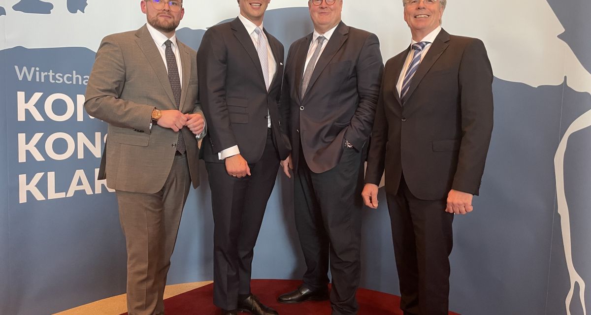 Neues AWV Präsidium mit Hauptgeschäftsführer. Wessels, von Wedel, Nietiedt, Bruns
