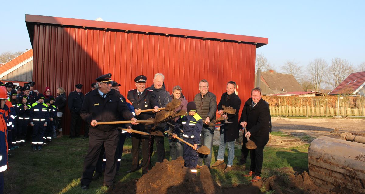 Spatenstich für das Feuerwehrhaus Reepsholt.