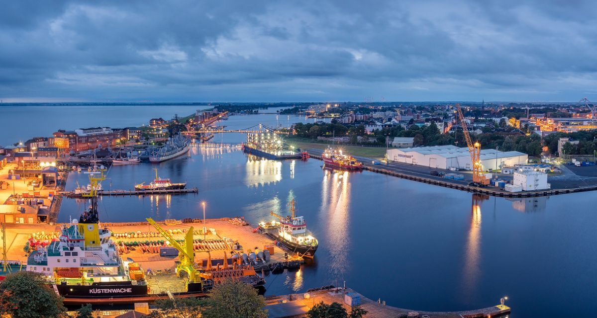 Zu sehen ist die Stadt Wilhelmshaven von oben.