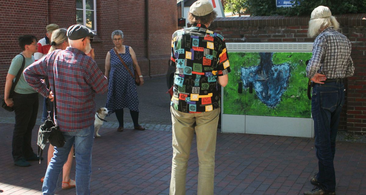 Von ansässigen Künstlern bemalte Stromkästen von der Erlebnisstadt Varel vorgestellt