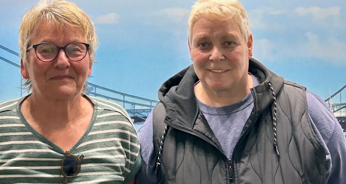 Zu sehen sind die ehemaligen SVW-Fußballerinnen Karin Rentsch und Michaela Johanning