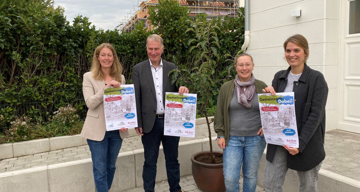 Janita Budde-Frerichs von der Agenda Varel, Bürgermeister Gerd-Christian Wagner, Anne Büttner von der Agenda Varel und Fenja van Düllen von der Barthel Stiftung stellen den Förderfond Gemeinsam Dabei vor 