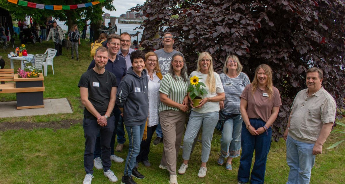 Die Verantwortlichen für den Havengarten bei dessen feierlichen Eröffnung