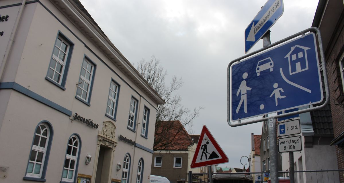 Zu sehen ist das Gebäude des Jeverschen Wochenblatts.