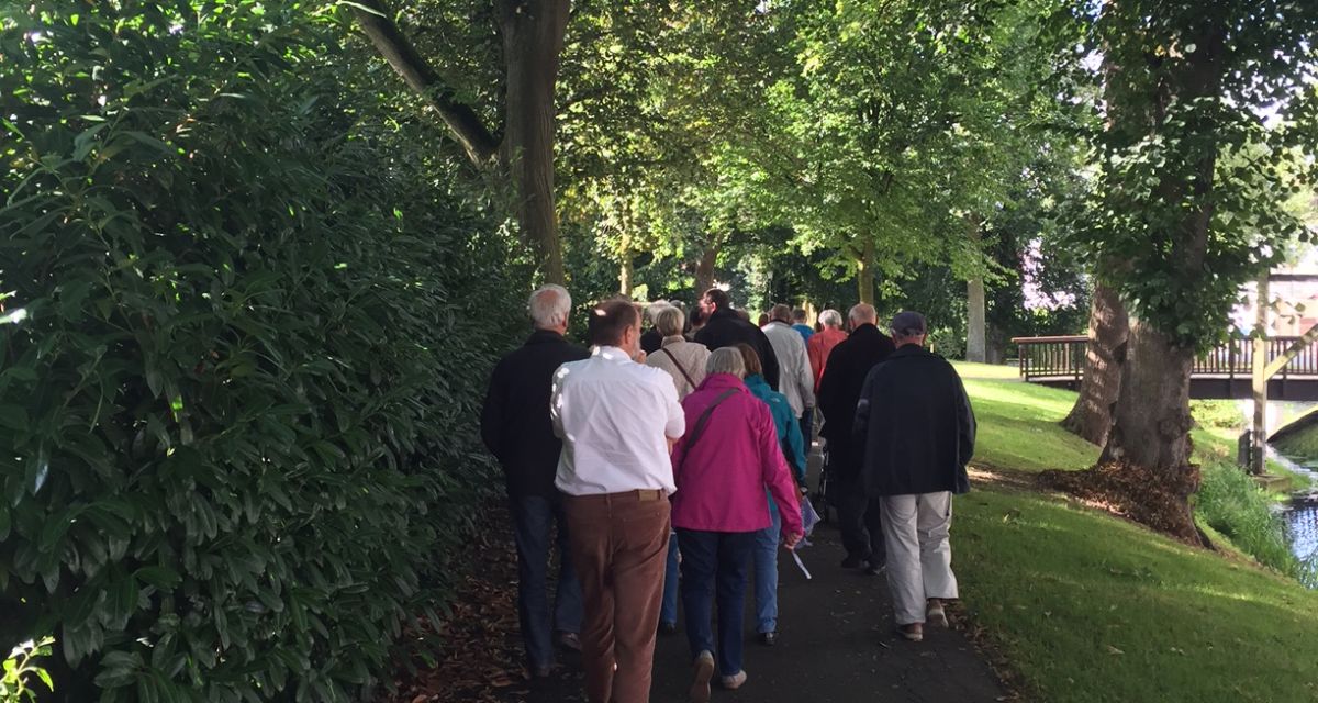 Zusehen sind ist die Wallanlage in Jever.