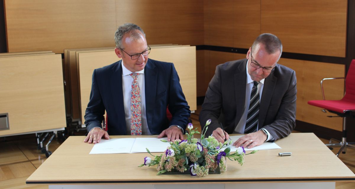 Minister bringt 48,3 Millionen Euro nach Wilhelmshaven