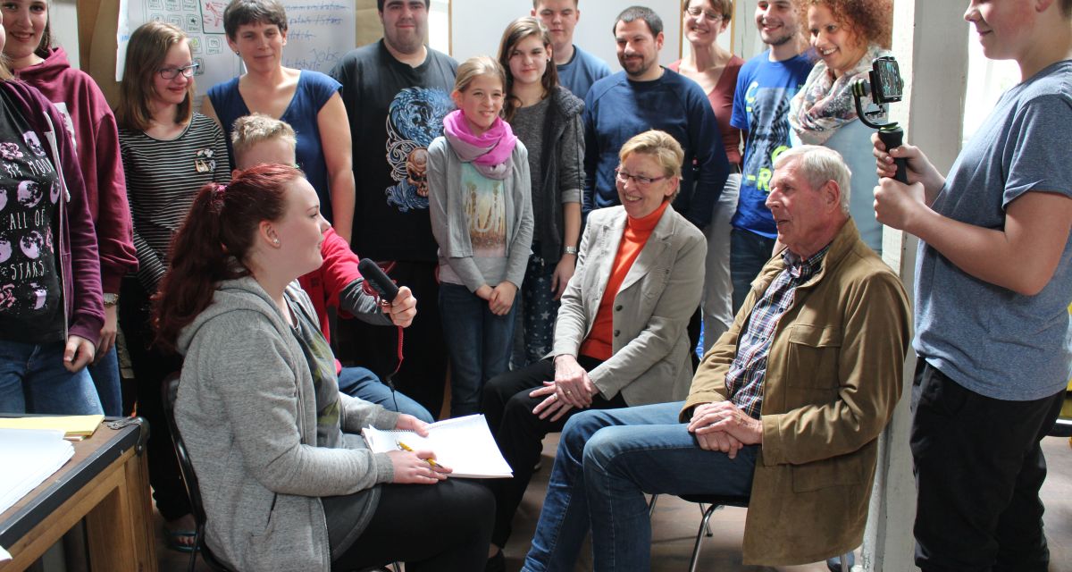 Jugendliche erstellen Online-Zeitung