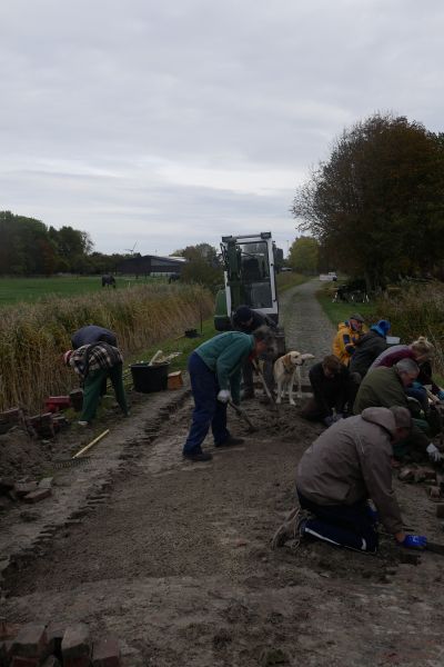 Vor Ort bei der Straßensanierung in Wüppels