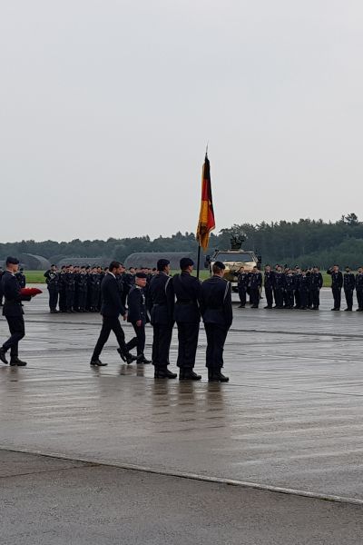 Das Fahnenband für das Objektschutzregiment