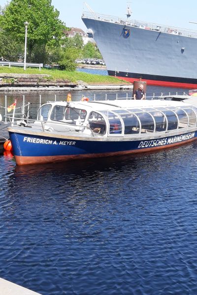 Wieder Hafenrundfahrten mit der 