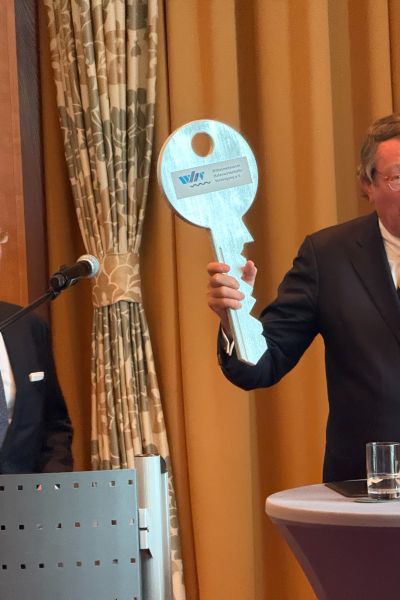 Hafenwirtschaftsvereinigung verabschiedet John H. Niemann