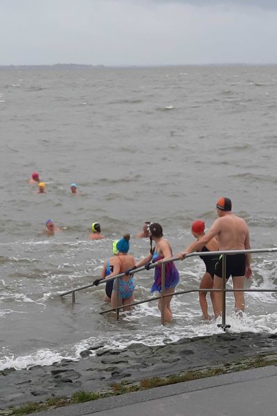Neujahrschwimmen am Fliegerdeich
