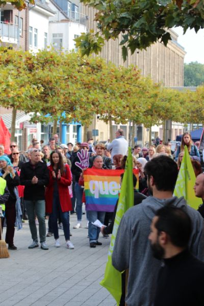 Omas gegen rechts in Wilhelmshaven auf der Straße