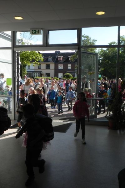 Schulsozialarbeiter helfen bei der Intregration neuer Schüler