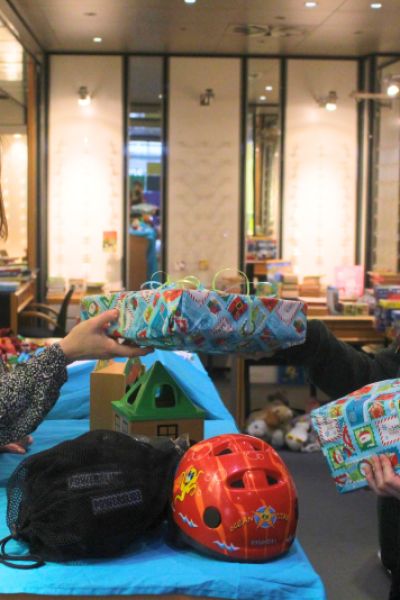 Varel tauscht Spielzeug und erfüllt Wünsche