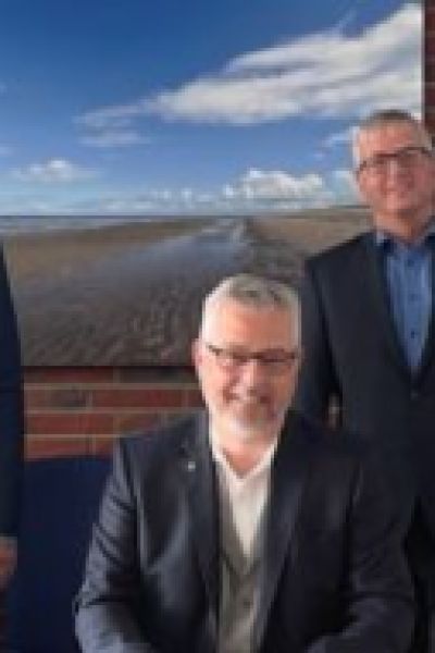 Gemeinde Sande unterschreibt Konzessionsvertrag mit EWE