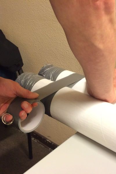 Vorbereitungen zur Papppierbootregatta