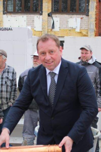 Grundstein für Neubau am Friedeburger Rathaus gelegt