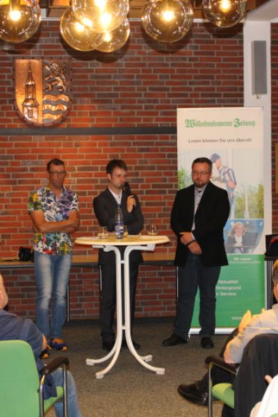 Sander Politiker diskutieren