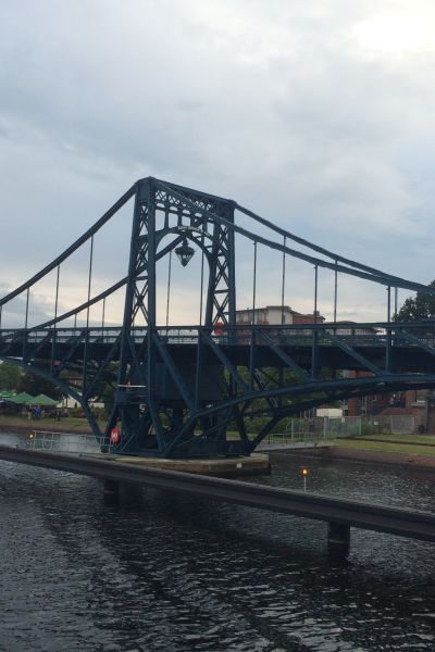 Wilhelmshaven: Essen auf der Kaiser-Wilhelm-Brücke