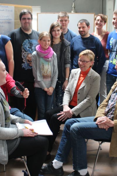 Jugendliche erstellen Online-Zeitung