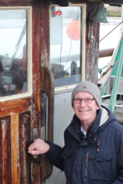 Der Krabbenfischer im Vareler Hafen