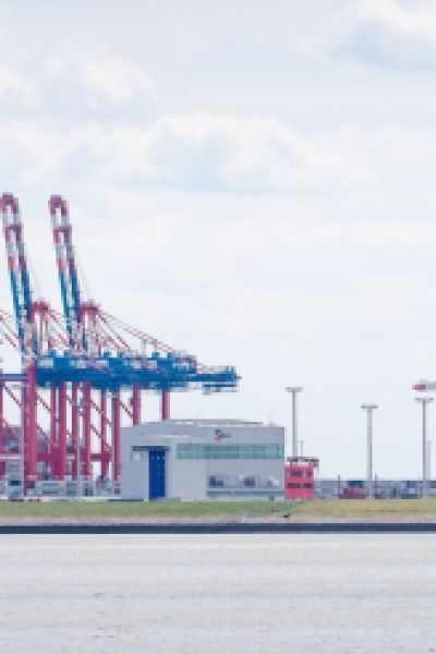 Positive Entwicklung am JadeWeserPort