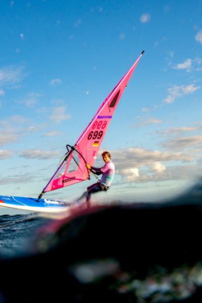 Lasse Brudek ist Europameister im Windsurfen