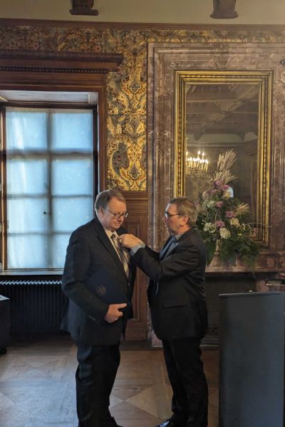 Verdienstkreuz für Ellmer Cramer